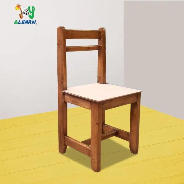 كرسي خشبي فردي