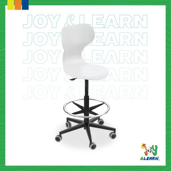 كرسي مع عجلات